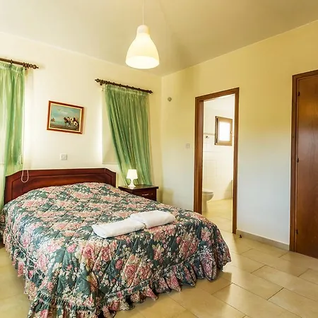 Nikolina Вилла Dhrousha