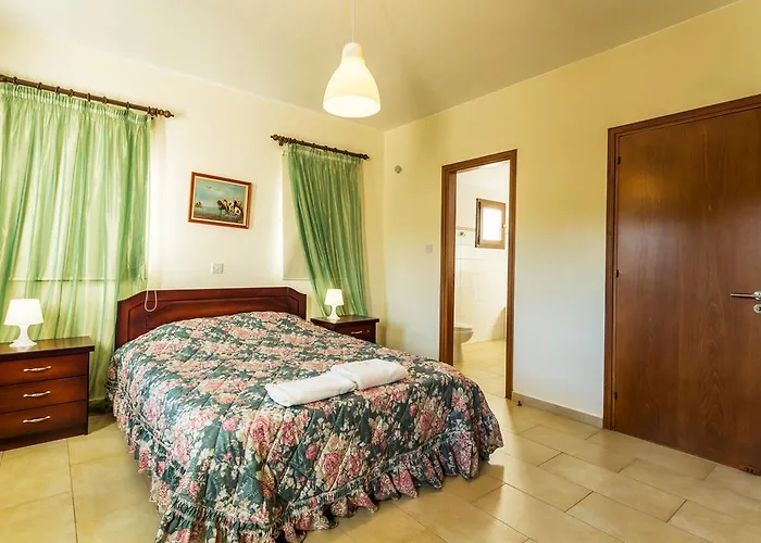 Nikolina Vila Dhrousha