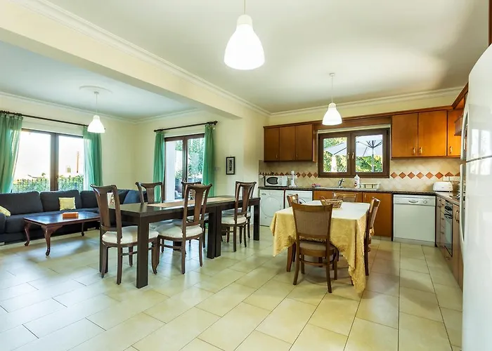 Nikolina Villa Dhrousha